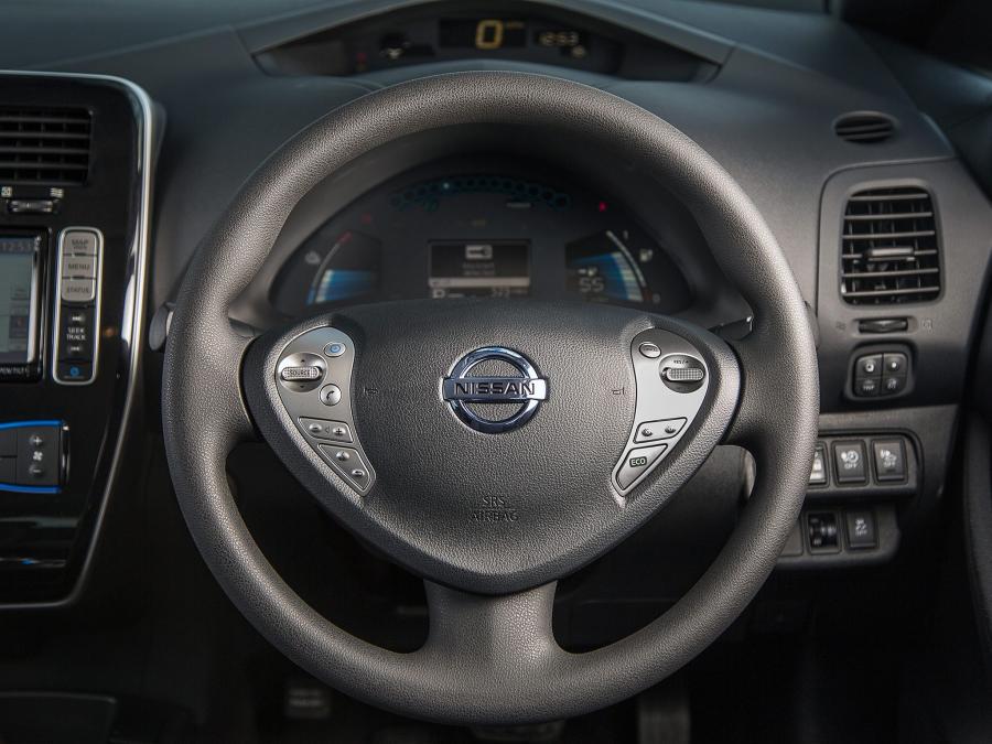  Nissan Leaf 2013 года  (UK) (фото 12 из 29)